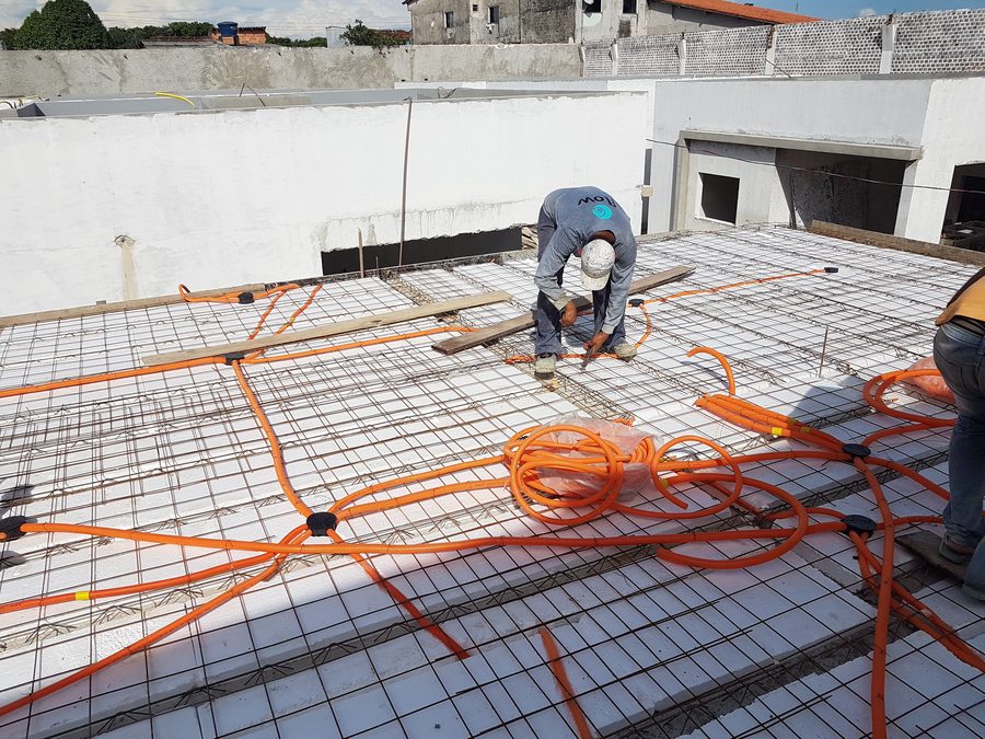 Laje armada com instalação elétrica embutida